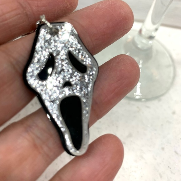 Horror Skull Earrings Ghost Scream Halloween - Picture 3 of 4